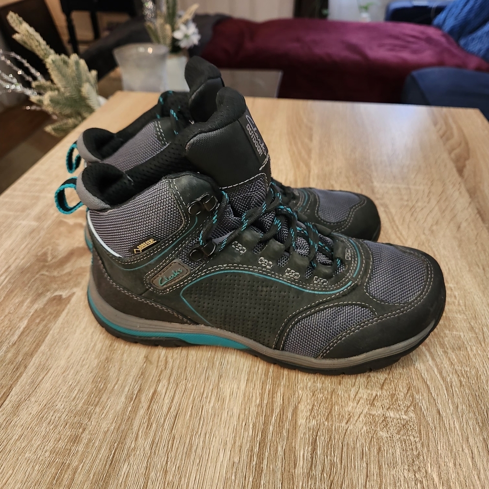 Clarks Women's Black and Teal Winter Boots - Picture 2 of 3